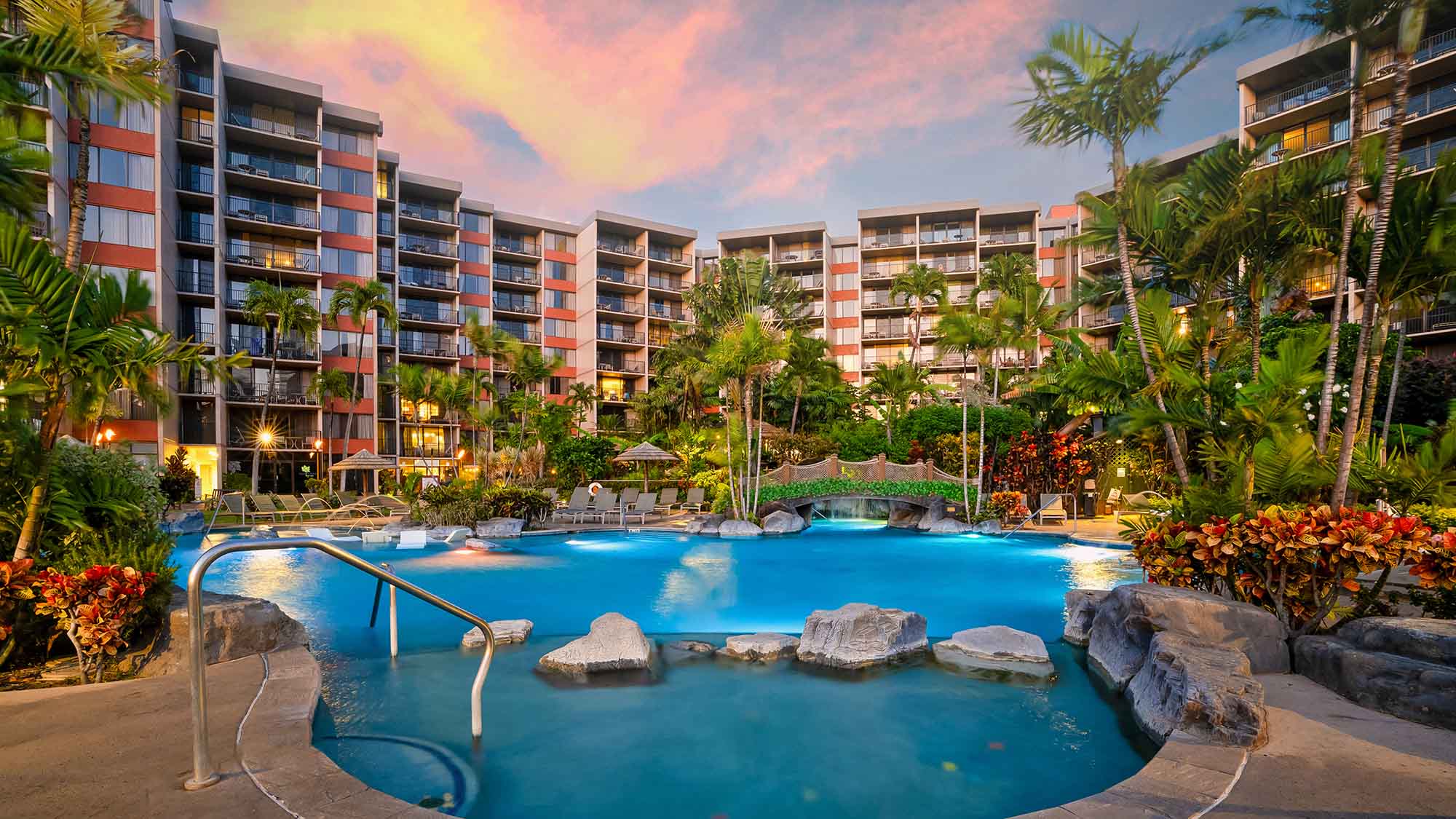 A view of the pool and resort at Kaanapali Shores